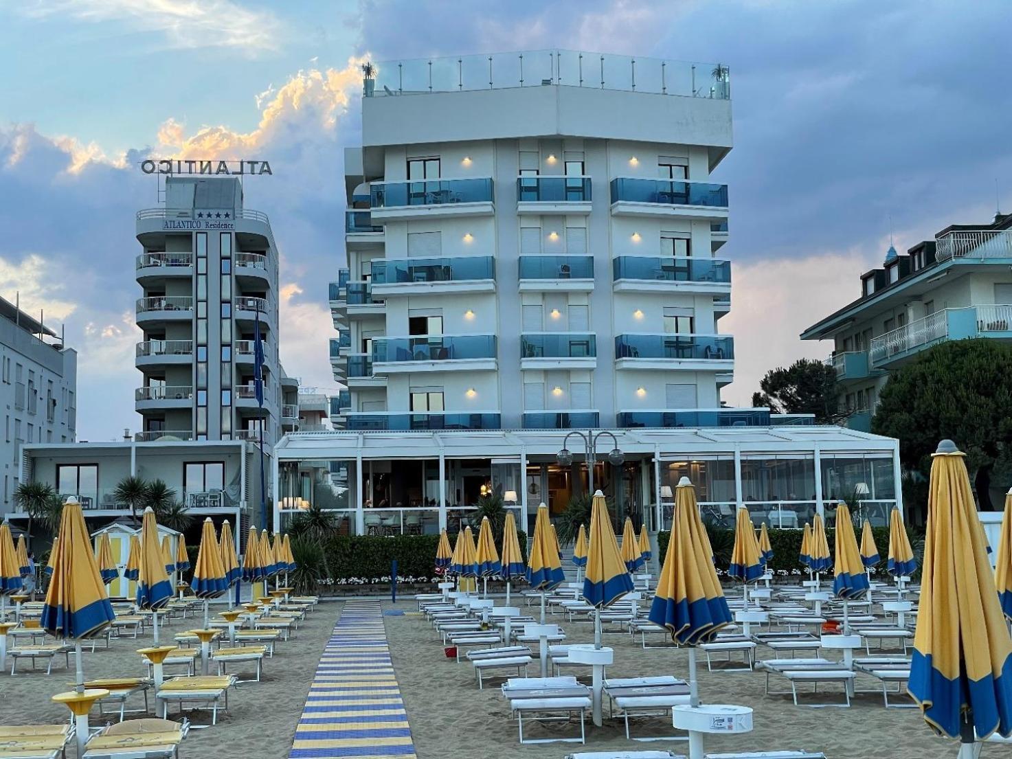 לידו די ג'סולו Hotel Atlantico מראה חיצוני תמונה